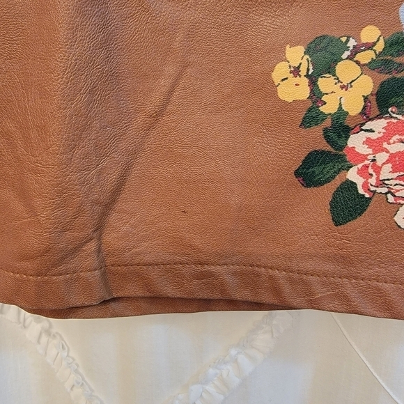 Flying Tomatoe Faux Leather Floral Mini Skirt Size XS - Picture 3 of 9